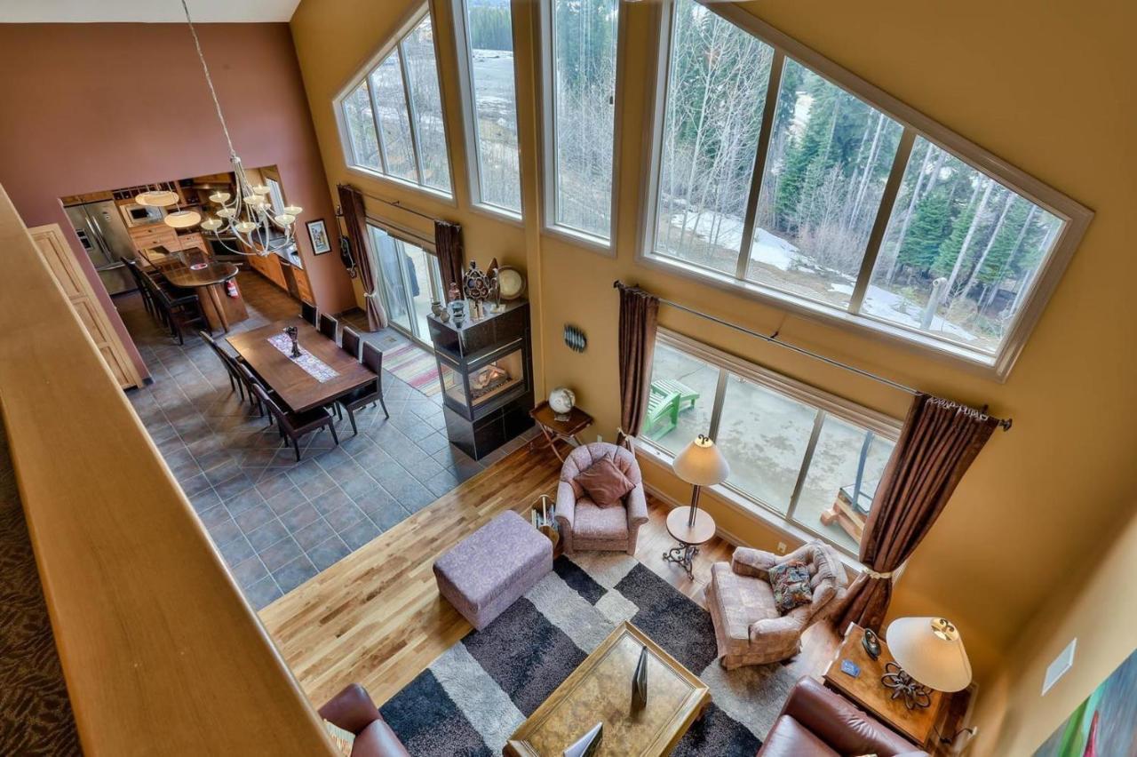 Soleil Chalet By Bear Country Sun Peaks Exteriör bild