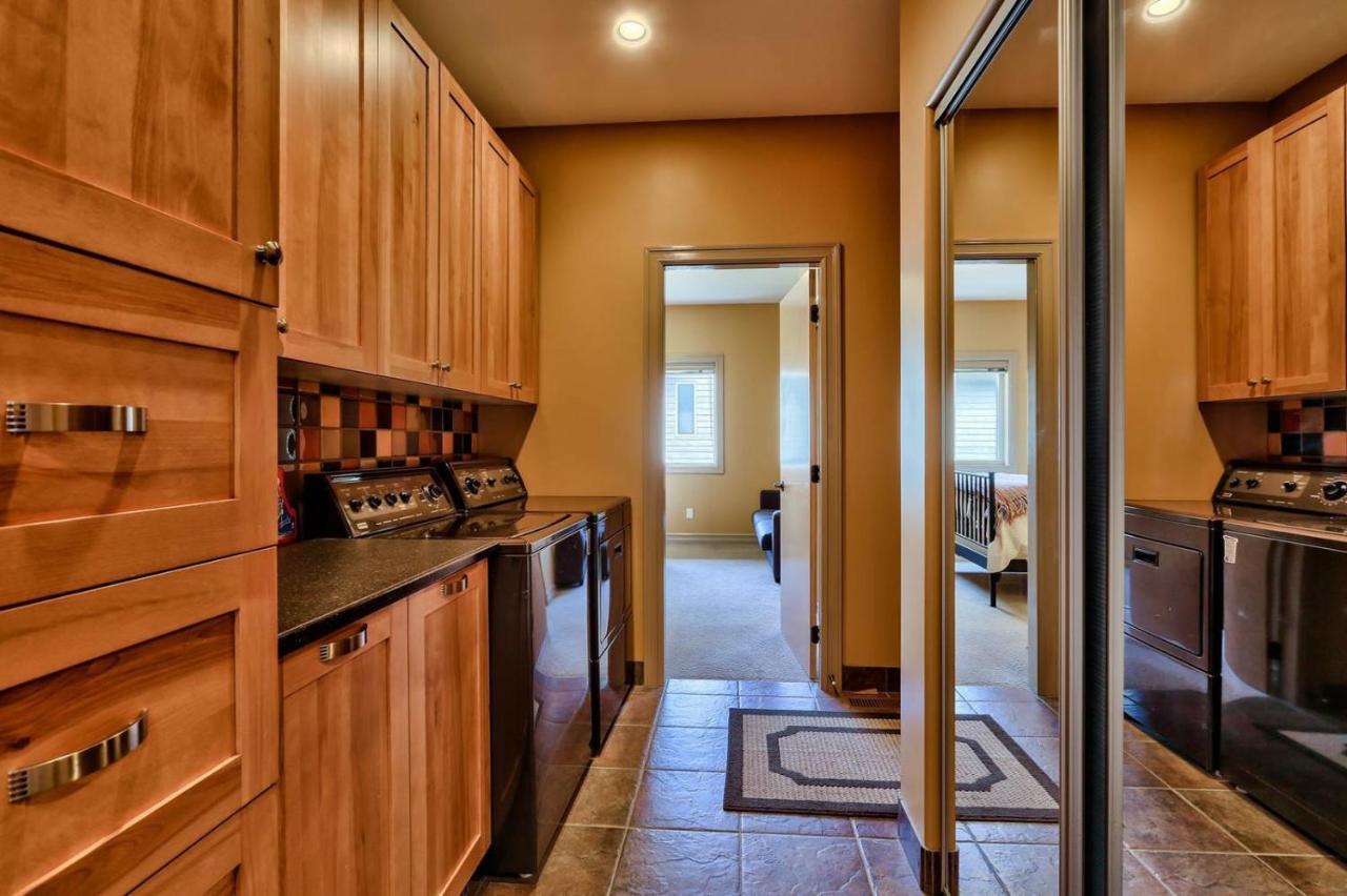 Soleil Chalet By Bear Country Sun Peaks Exteriör bild