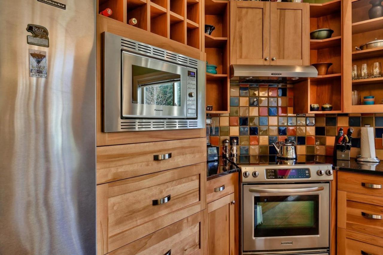Soleil Chalet By Bear Country Sun Peaks Exteriör bild