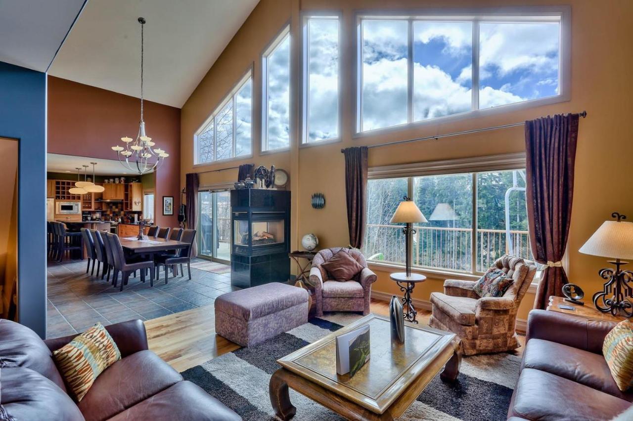Soleil Chalet By Bear Country Sun Peaks Rum bild